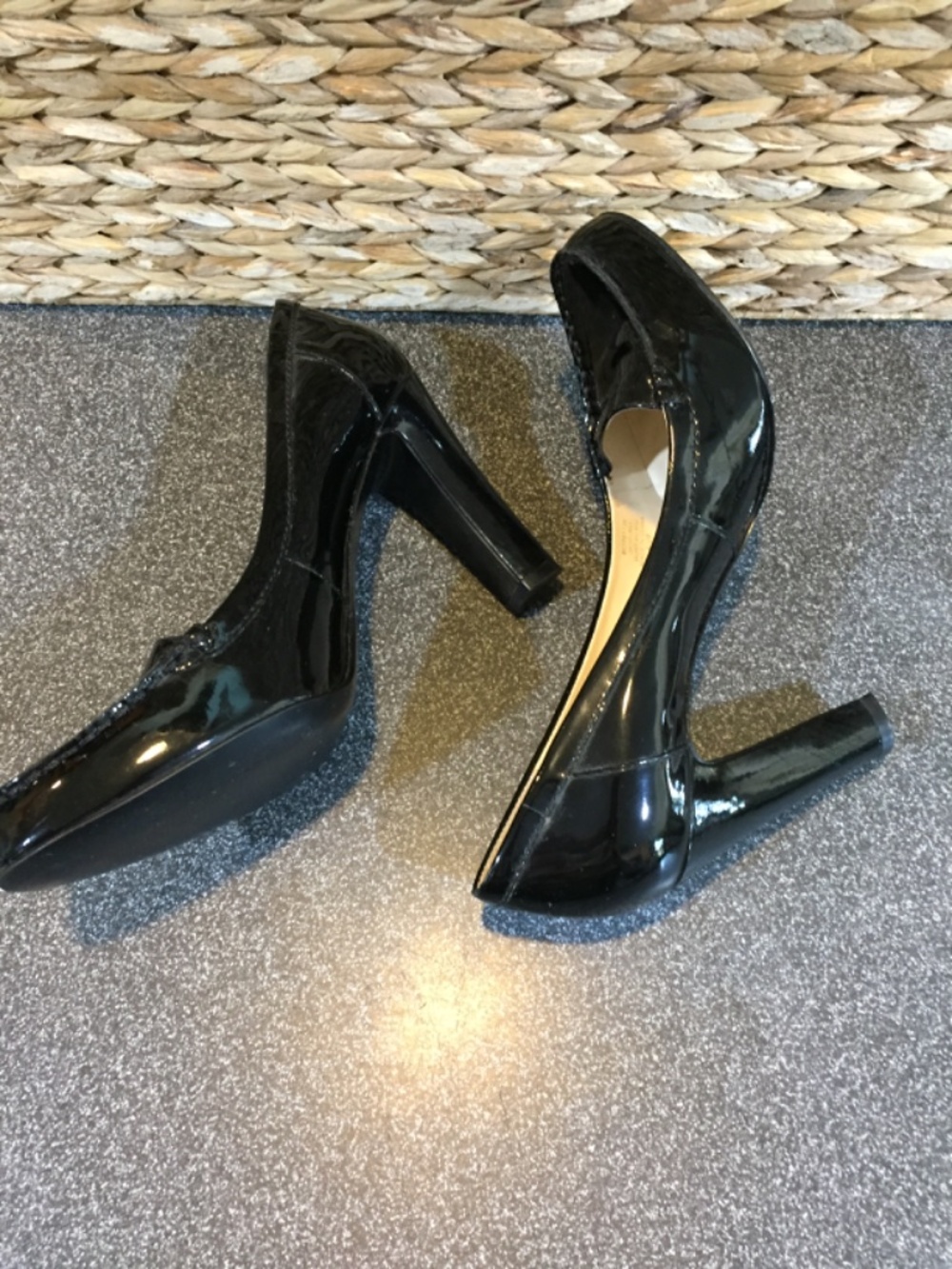 Lauren Ralph Lauren Black Patent Leather Pumps - Picture 12 of 13